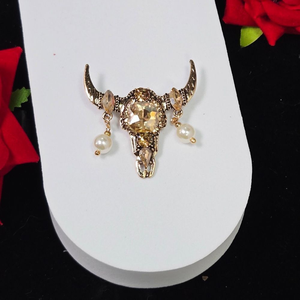 Gothic Bull Skull Brooch Gold Rhinestone Pearl Steer Head Pin Western Statement - Picture 4 of 4